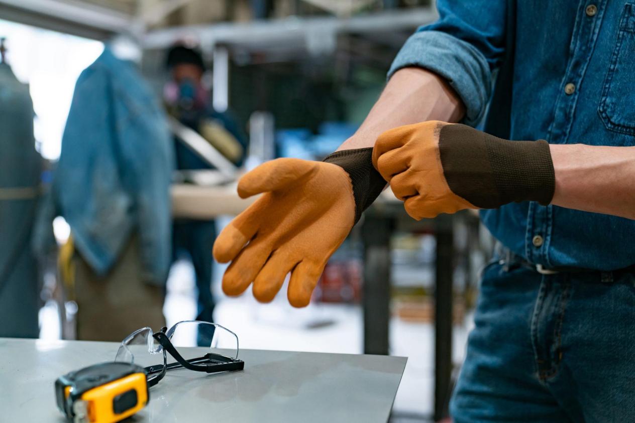 task-based-ppe-is-reshaping-manufacturing-safety-strategies.jpg